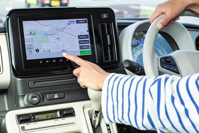 車の売却時にカーナビの初期化は必要？　※画像はイメージです（years/stock.adobe.com）