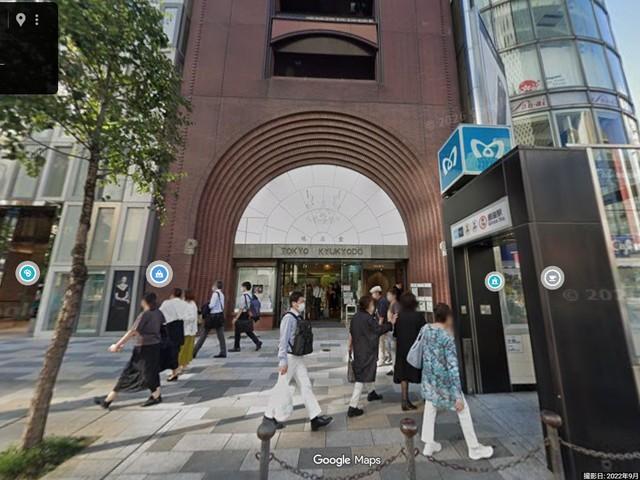 銀座四丁目の交差点にある東京鳩居堂。現在、鳩居堂は京都・東京・横浜に展開する（Googleマップから引用）