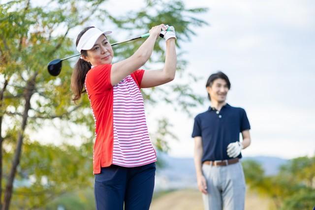 令和のゴルフスタイルとは？　※画像はイメージです（milatas/stock.adobe.com）