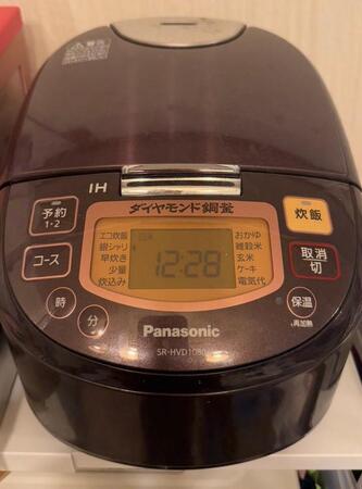 「1月1日から家を空け」帰宅→炊飯器に「白米がいる（12月31日産）」……5日後の中身はいったい？「全米が泣いた」