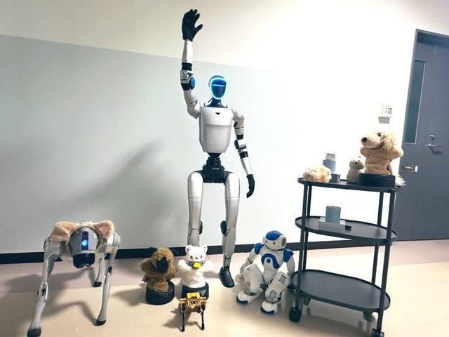 「絶対一生味方なロボットをデザインする」をテーマにロボット開発に情熱を燃やしています（高橋英之さん提供）