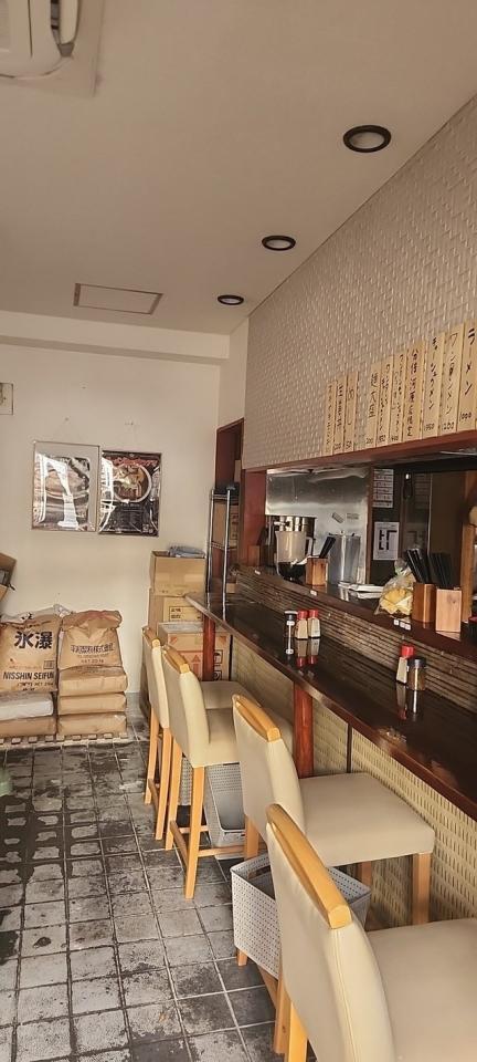 停電により明かりが落ちた店内。営業は断念せざるを得なかった／手打ち陰日向さん（@teutikagehinata）提供