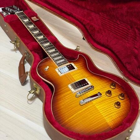 「売主さんからの想いも一緒に届きましたね」メルカリで買ったギターとケース、梱包が芸術点高すぎる!