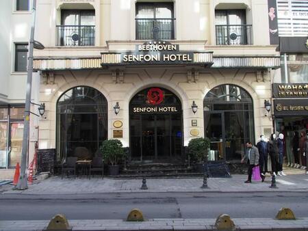 トルコの伝統的な風呂＆マッサージ「ハマム」　男性のマッサージ師は力が強すぎるらしい→女性にお願いしたところ…こっちもすごい！