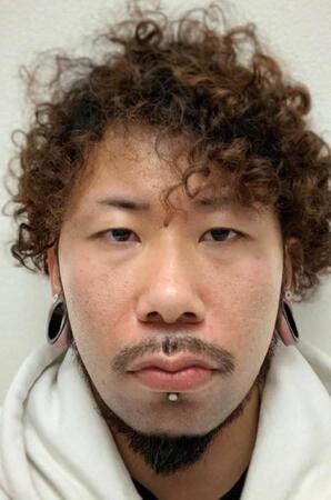 「6年で何があったの？」パーマ姿からワイルドに激変　現在は職場で「族長」と呼ばれ…「部族で階級が上がった？」と反響