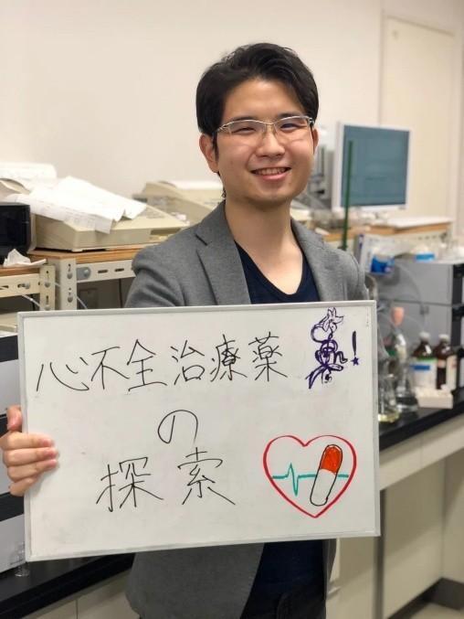 製薬会社で医療用医薬品の開発職に就いていたことがある、新村俊介さん