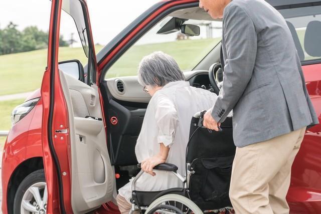 介護が必要な高齢者の生活　※画像はイメージです（buritora/stock.adobe.com）