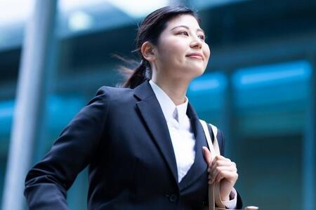 2027年卒就活生の約2人に1人「理想の初任給は30万円以上」　平均希望額は大卒初任給よりも4万円高い結果に