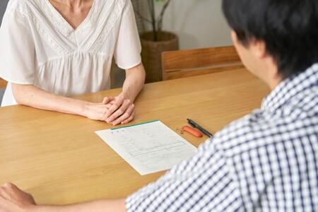 【離婚を相談した1439人調査】別れたい理由　男女いずれも2位は「精神的虐待」、1位は？