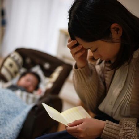 時短勤務で収入が減ったら使える?新制度「育児時短就業給付金」 月収20万円→15万円の26歳女性は対象か【社労士が解説】