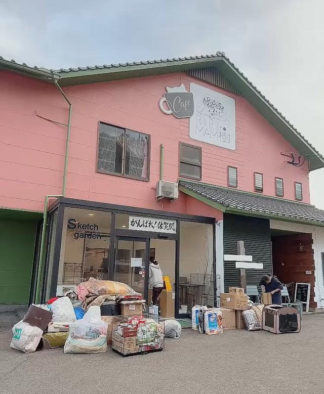 ペットの同伴避難所となった犬猫の保護施設「RIRIMAMの樹」。たくさんの支援物資が届いた（木田さん提供）