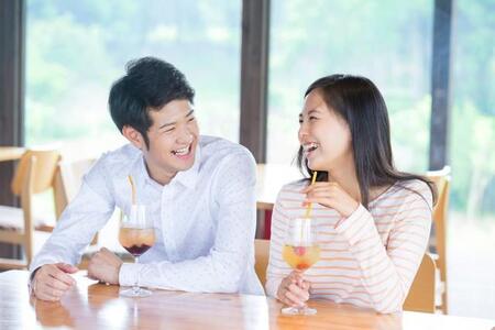 令和の大学生の恋愛・結婚観を調査　※画像はイメージです（Paylessimages/stock.adobe.com）