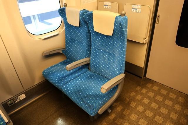 一番後ろの席を利用していた※この画像はイメージです　（Seven/stock.adobe.com）