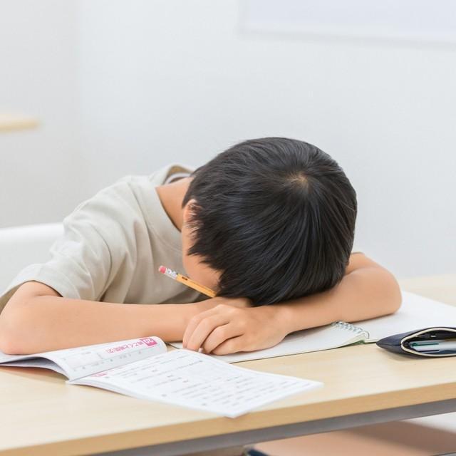 習い事させ過ぎのサインとは　※画像はイメージです（FineGraphics/photoAC）