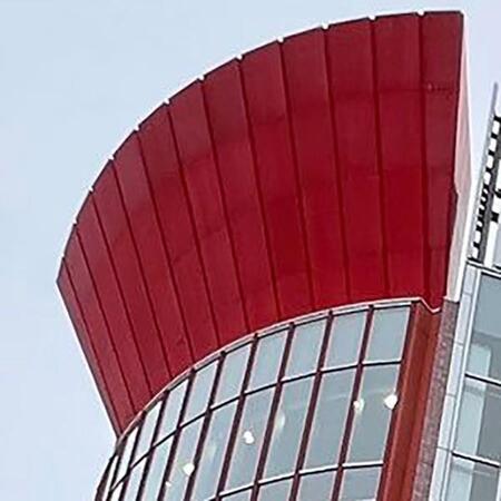 パチンコ屋かと思いきや…（きゅうり大好きっ子ちゃんさん提供＝画像をトリミングしています）