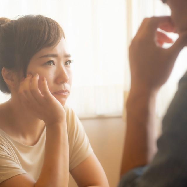 再構築を選んだけれど、あの日の裏切りが忘れられない　※画像はイメージです（FineGraphics/photoAC）