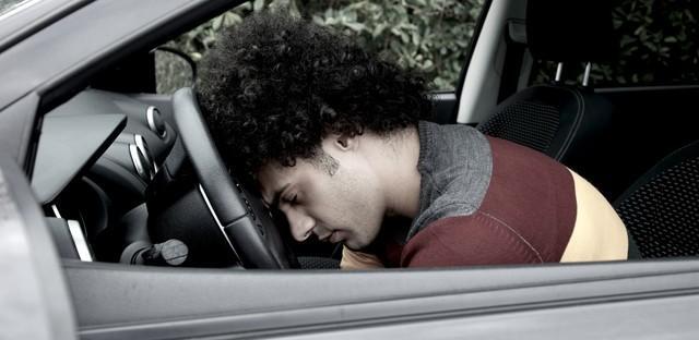 ドライブ中に運転手が意識を失ってしまったら…！？※画像はイメージです（fmarsicano/stock.adobe.com）