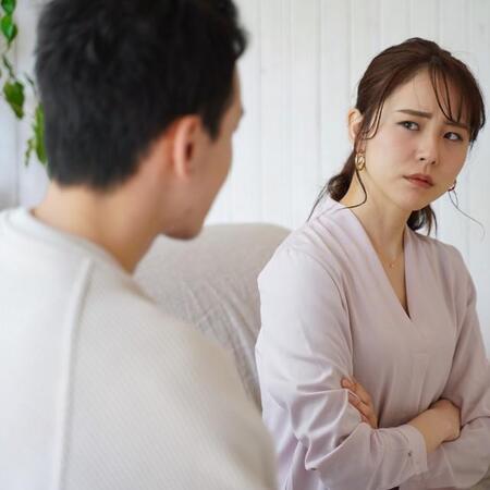 12歳年下の妻はAIを楽しみ付いていけない…　※画像はイメージです（ponta1414/stock.adobe.com）