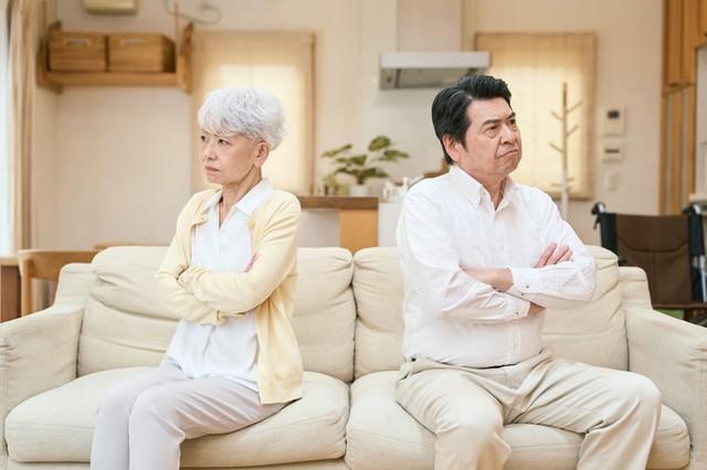 熟年離婚したい1番の理由に男女での違いはある？　※画像はイメージです（mapo/stock.adobe.com）