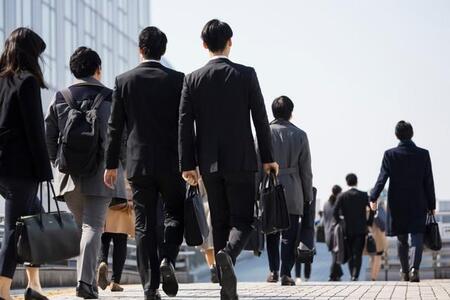 社会人1年目の6人に1人が初任給「30万円以上」　※画像はイメージです（paru/stock.adobe.com）
