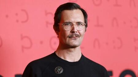 父親は『サイコ』犯人役のオズグッド・パーキンス監督