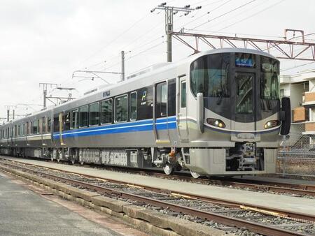 新快速「Aシート」車両（先頭車）報道公開から