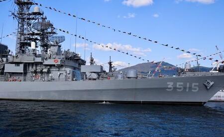練習艦「やまぎり」※画像はイメージです（davs/photoAC）