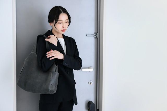 会社に行こうとしても体が…　※画像はイメージです（kapinon/stock.adobe.com)