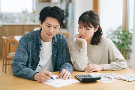 ローン返済しながら資産形成をしている割合は？　※AIによるイメージです（yapiko/stock.adobe.com）