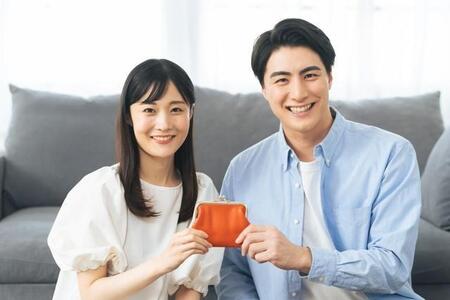 パートナーとの共同貯金額は？　※画像はイメージです（metamorworks/stock.adobe.com）