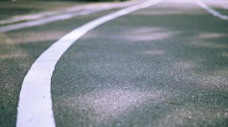 道路の白線※画像はイメージです（穣 風早/stock.adobe.com）
