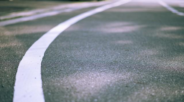 道路の白線※画像はイメージです（穣 風早/stock.adobe.com）