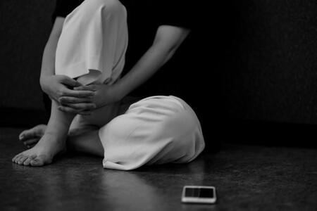 「家族の事情」によって、携帯電話の契約ができない人の存在が明らかに　※画像はイメージです（yamasan/stock.adobe.com）