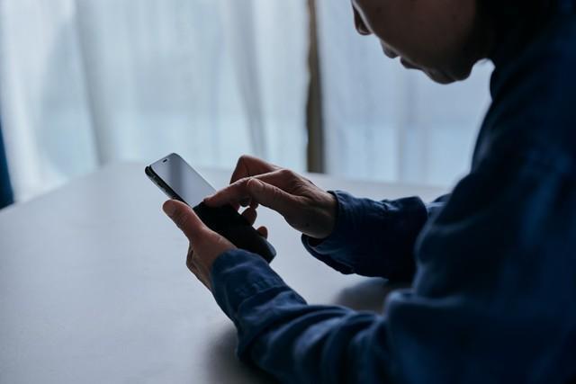 携帯電話がない期間に応募した人の約7割が「採用ゼロ」　※画像はイメージです（TY/stock.adobe.com）