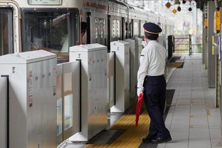 2025年度に発生した駅員への暴力行為件数は168件　※画像はイメージです（zheng qiang/stock.adobe.com）