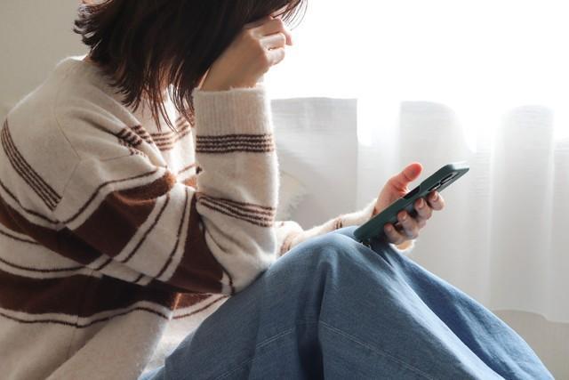 LINEでの別れ話は「あり」？　※画像はイメージです（webbiz/stock.adobe.com）