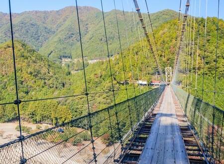 谷瀬の吊り橋※画像はイメージです（M・H/stock.adobe.com）