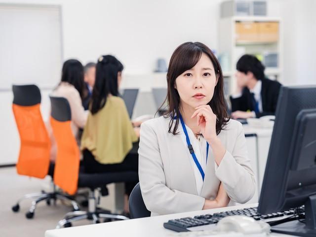 見えない障害を職場で理解してもらうための伝え方のコツはある？※画像はイメージです（maroke/stock.adobe.com）