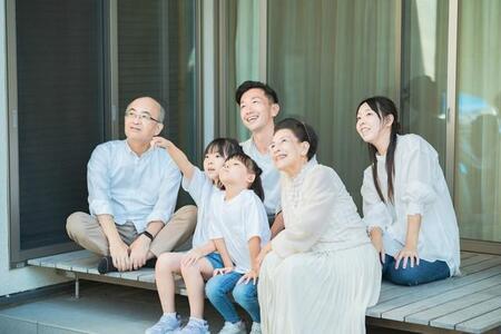 既婚女性の半数以上が「帰省は日常より疲れる」と回答　※画像はイメージです（maru54/stock.adobe.com）