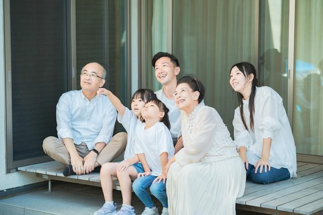 既婚女性の半数以上が「帰省は日常より疲れる」と回答　※画像はイメージです（maru54/stock.adobe.com）