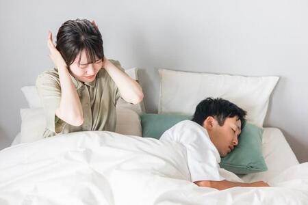 「冷房による乾燥がいびきを悪化させる可能性を知らなかった」7割　※画像はイメージです（buritora/stock.adobe.com）