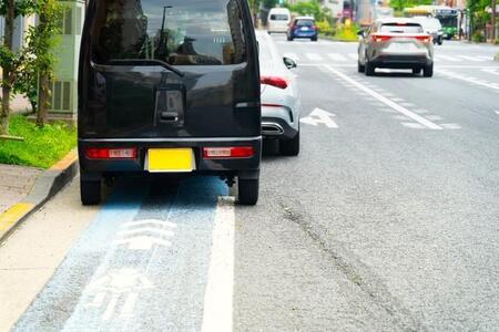 路上駐車に「危険を感じた」ドライバーは約8割　※画像はイメージです（photoAC）
