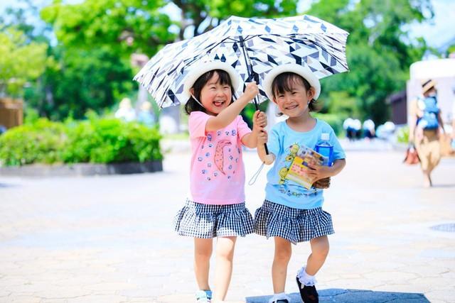 子どもの猛暑対策「日傘」は肯定的な意見が半数超　※画像はイメージです（beeboys/stock.adobe.com）