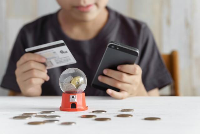 課金ユーザーの4人に3人が「スマホ新法」を認知　※画像はイメージです（mapo/stock.adobe.com）