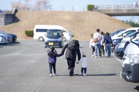 車に向かう途中で「トイレ行きたい」　※画像はイメージです（Masakazu Tokashiki/stock.adobe.com）