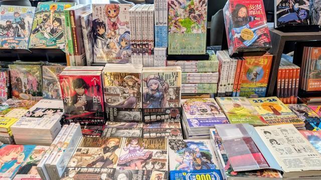 日本の漫画の翻訳版が盛りだくさん（Lillianさん提供）