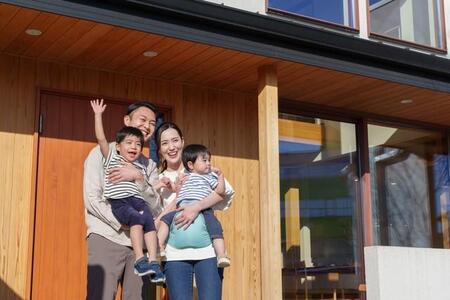 家を建てるなら何歳が正解？　※画像はイメージです（polkadot/stock.adobe.com）
