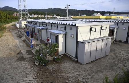 　浸水被害を受けた、石川県輪島市の宅田町第２団地の仮設住宅＝２９日午後