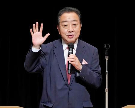 　新潟県上越市での個人演説会で発言する立憲民主党の野田代表＝１６日午前