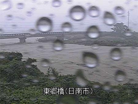 　大雨の影響で増水した、宮崎県日南市の広渡川のライブカメラ画像＝２２日午後（国交省提供）